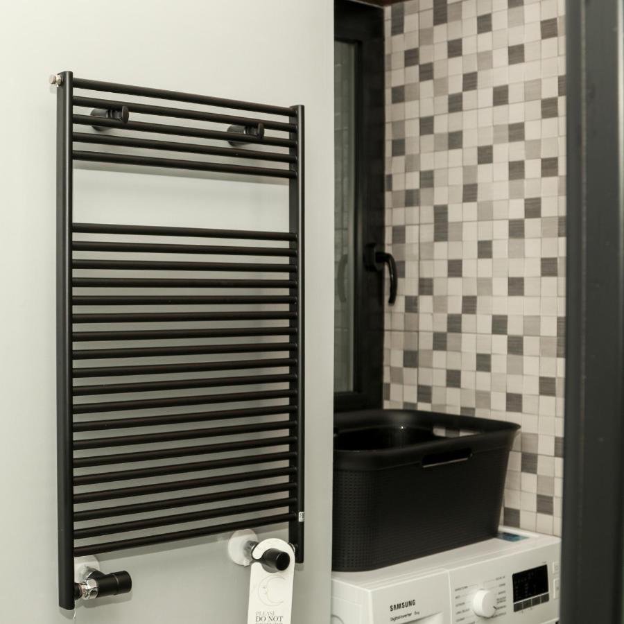 Dislocati Bnb - Jacuzzi Privata - Cucina - Tv60" - Minimal Luxury Marigliano Εξωτερικό φωτογραφία
