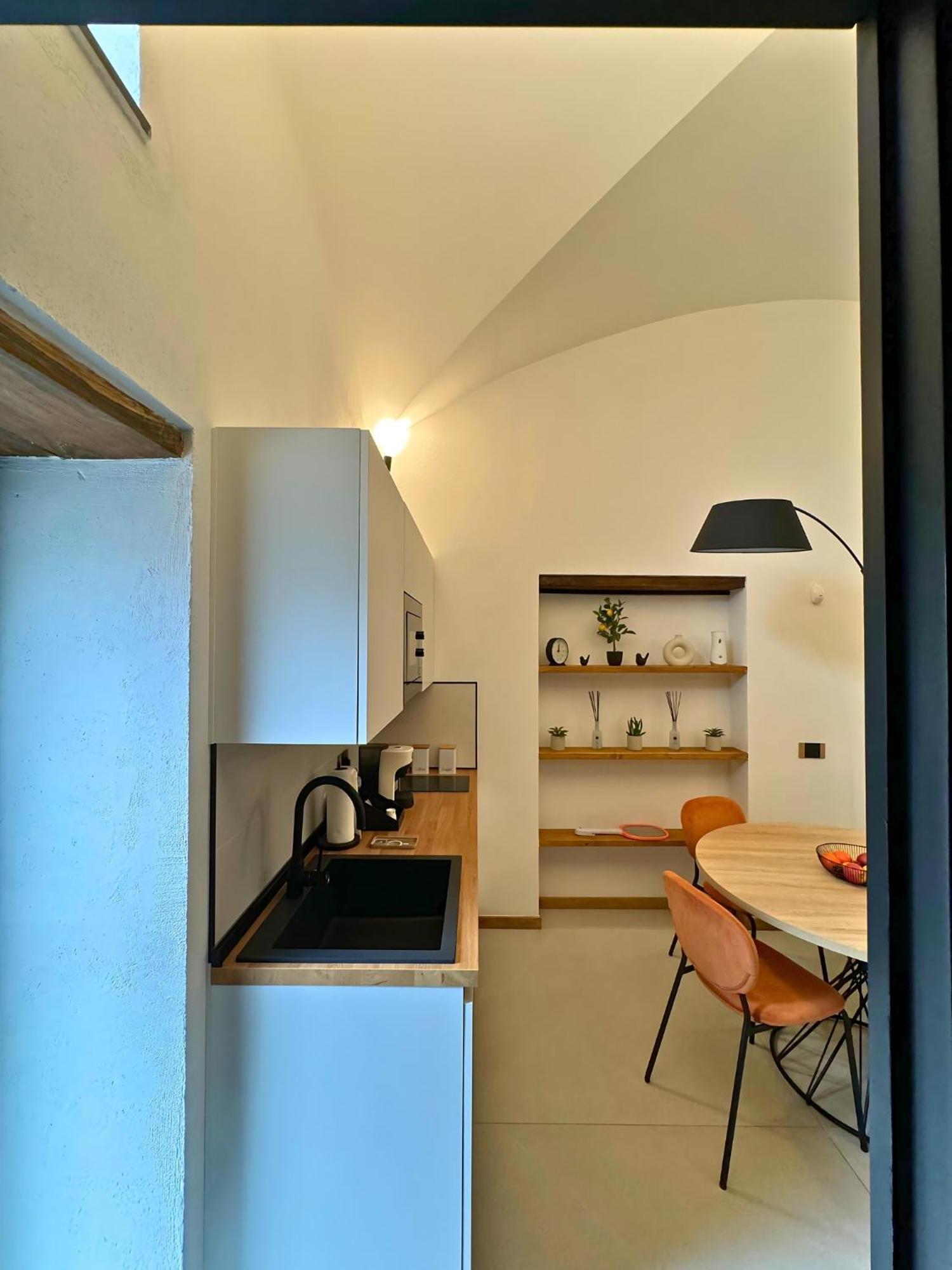 Dislocati Bnb - Jacuzzi Privata - Cucina - Tv60" - Minimal Luxury Marigliano Εξωτερικό φωτογραφία