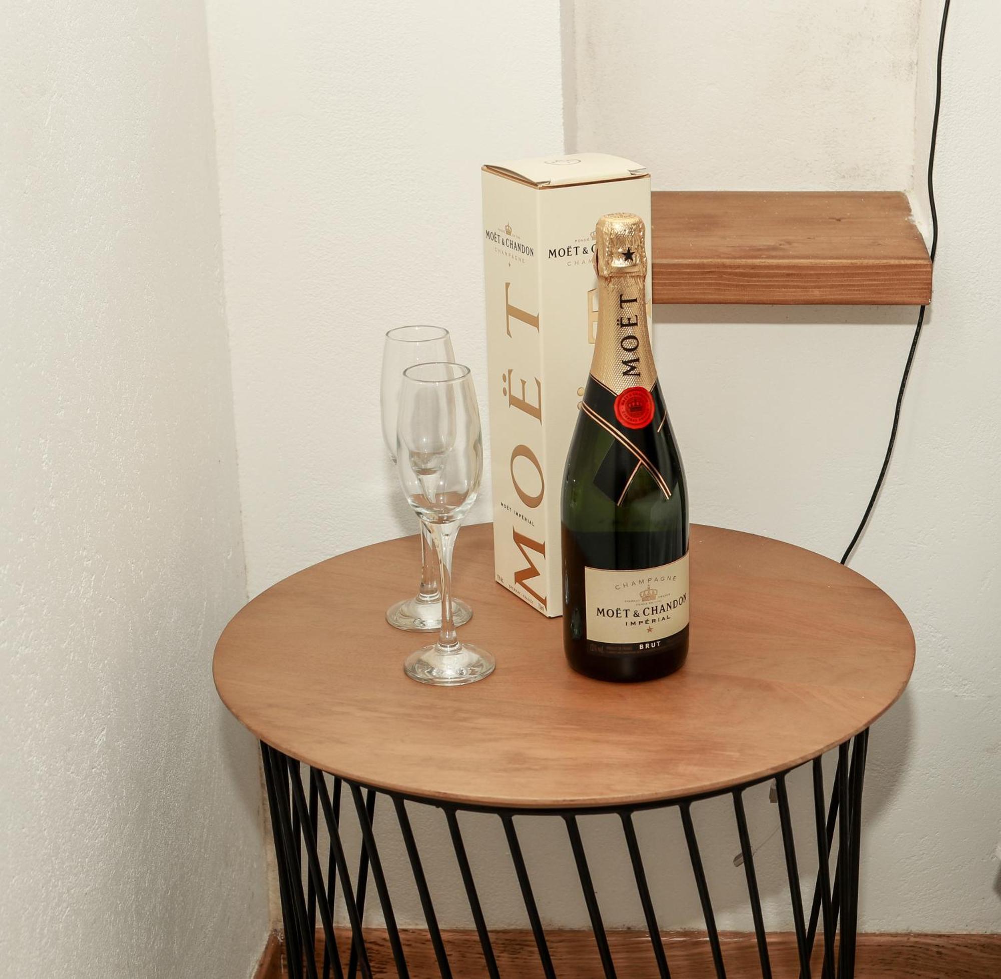 Dislocati Bnb - Jacuzzi Privata - Cucina - Tv60" - Minimal Luxury Marigliano Εξωτερικό φωτογραφία